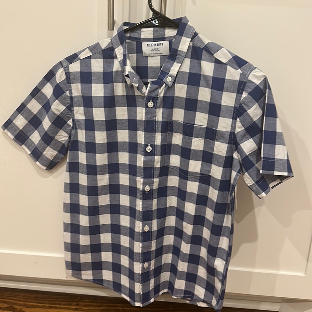NWT old navy boys blue checkered shirt sz large button down.